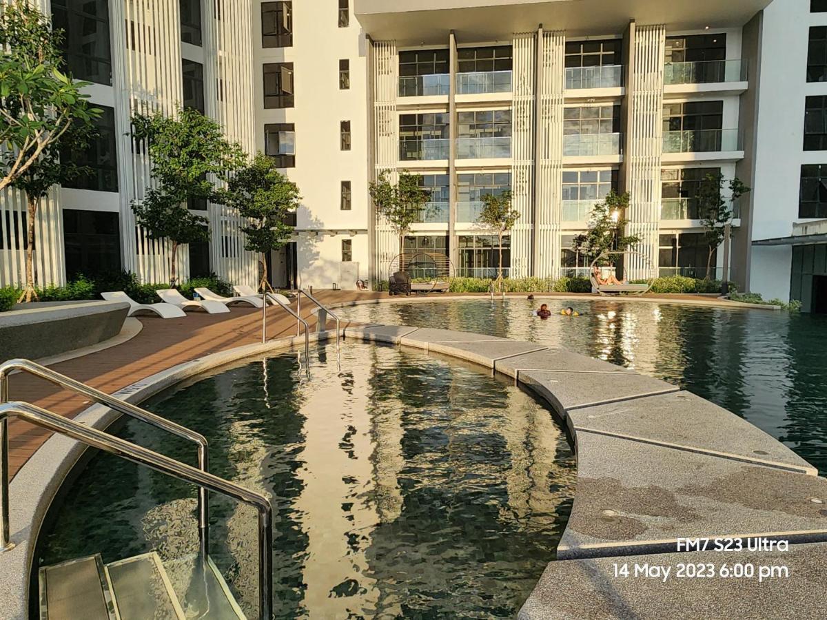 Seaview Luxury Suites At The Shore كوتا كينابالو المظهر الخارجي الصورة