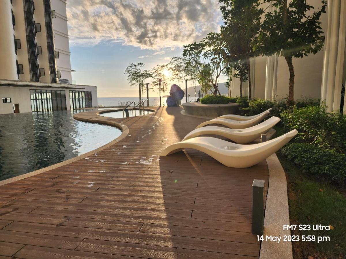 Seaview Luxury Suites At The Shore كوتا كينابالو المظهر الخارجي الصورة