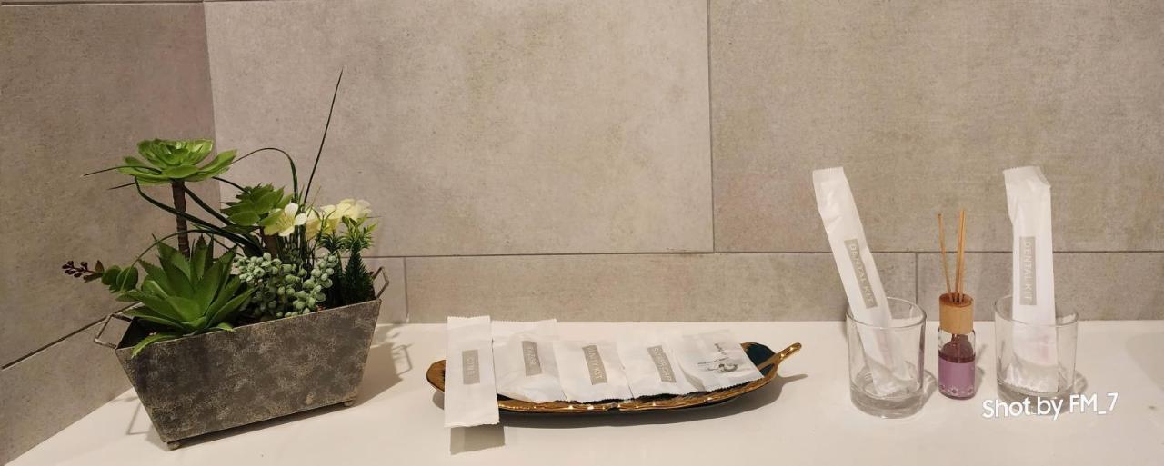 Seaview Luxury Suites At The Shore كوتا كينابالو المظهر الخارجي الصورة